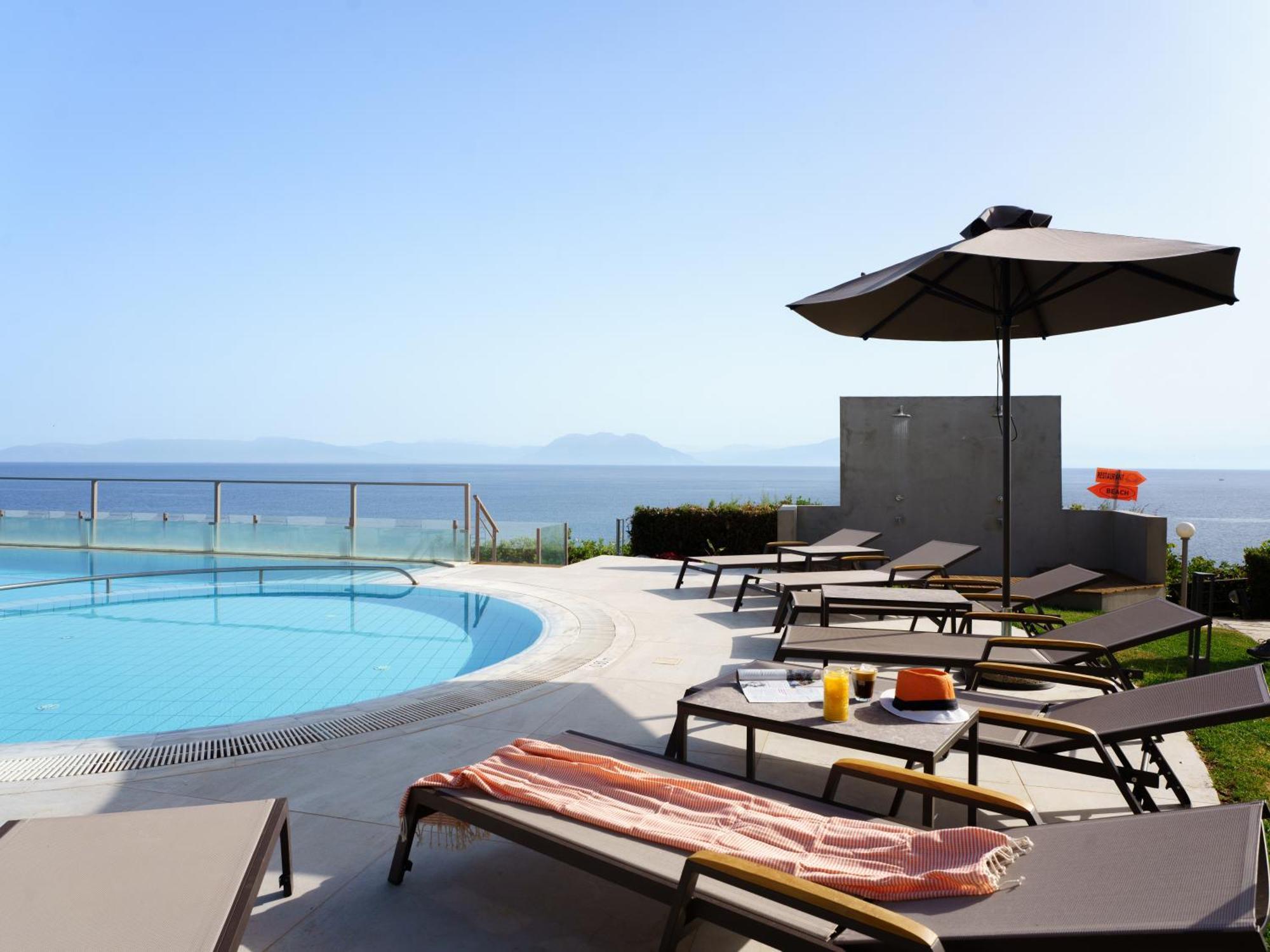 Niforeika Beach Hotel ภายนอก รูปภาพ