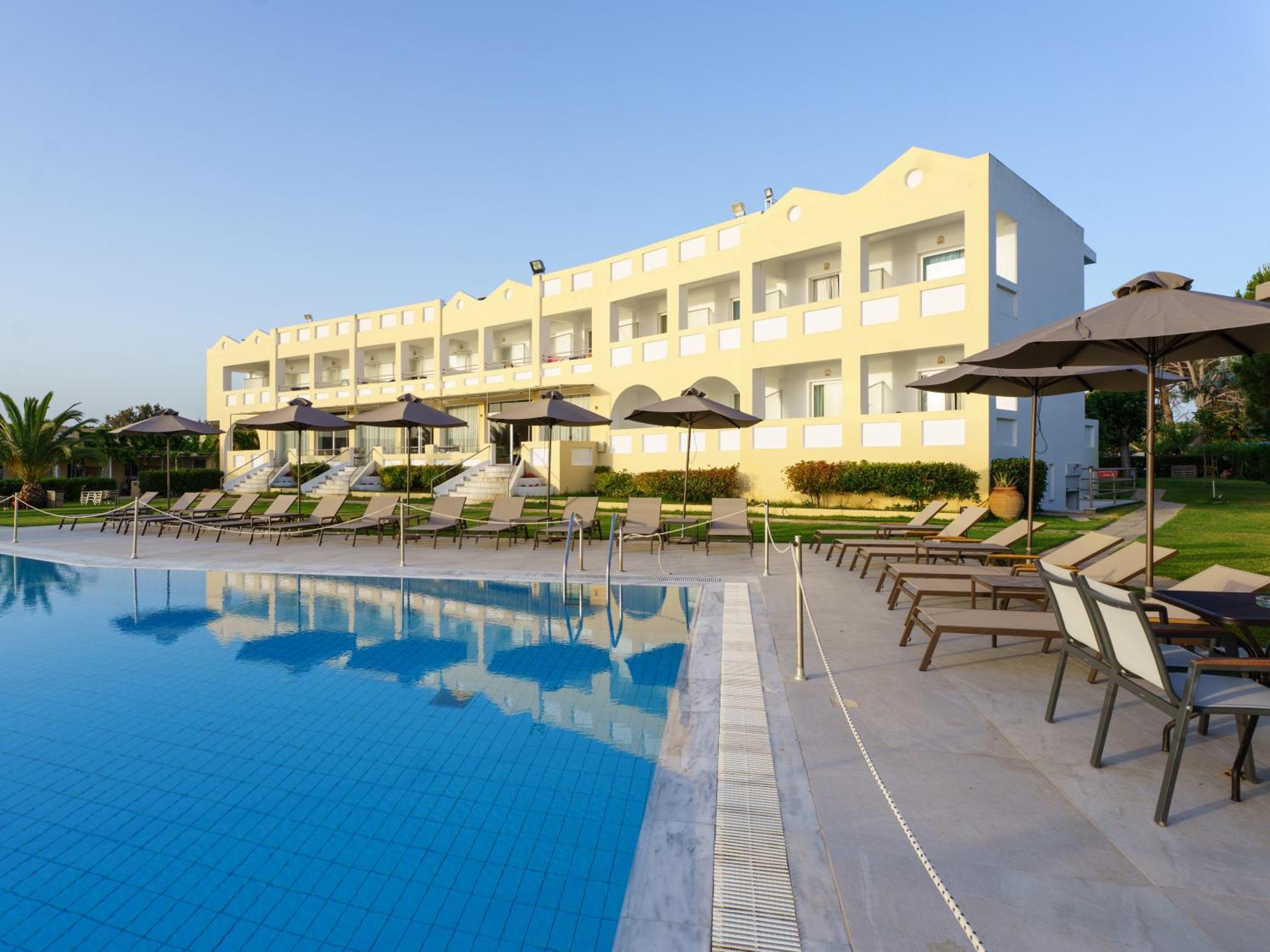 Niforeika Beach Hotel ภายนอก รูปภาพ