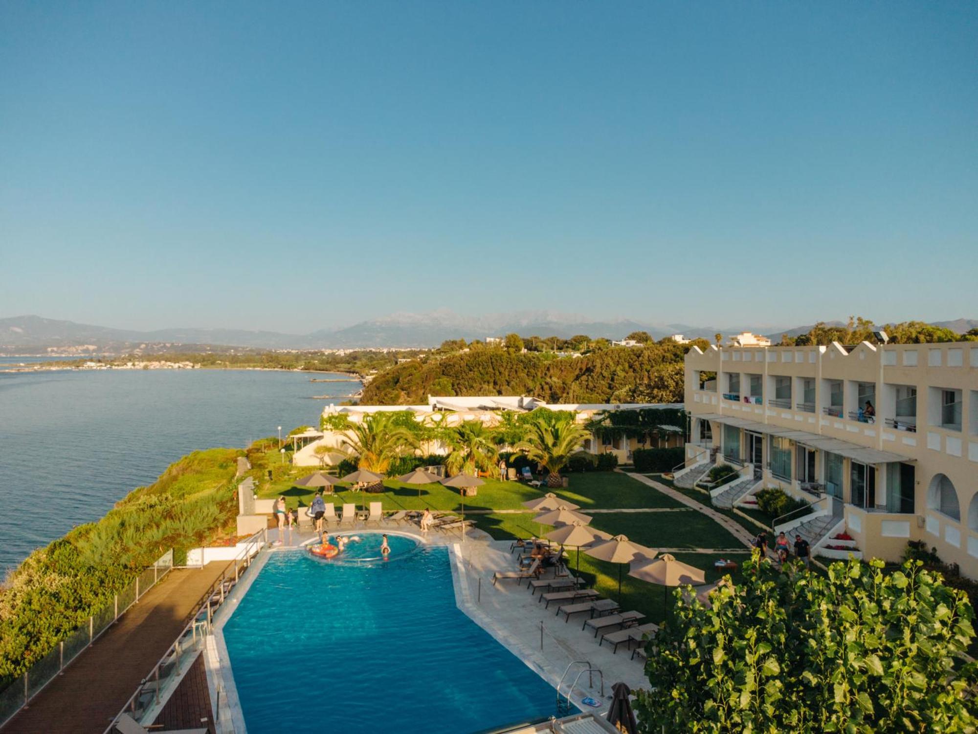 Niforeika Beach Hotel ภายนอก รูปภาพ