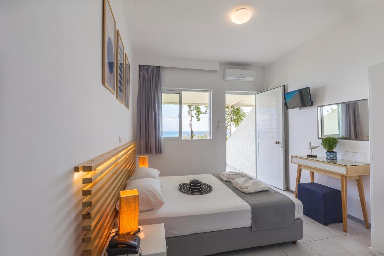 Niforeika Beach Hotel ภายนอก รูปภาพ
